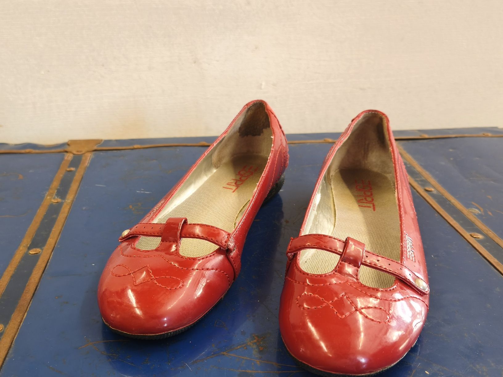 Esprit Damenschuhe: Ballerinas rot Lackleder Grösse 39 Esprit – Gebraucht aus Emmetten von SecondhandSiska