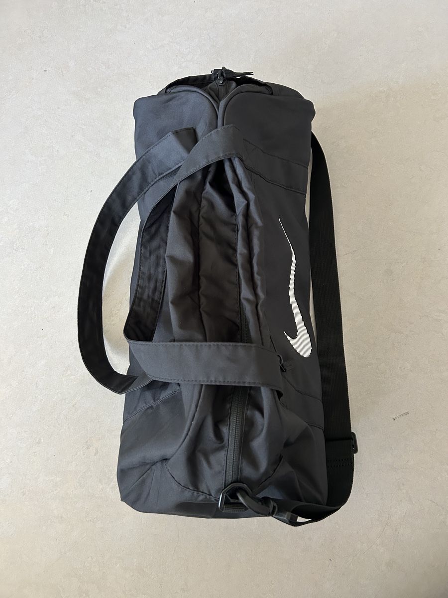 Nike Taschen: Nike Sporttasche – Gebraucht aus Winterthur von magdalena_salvatore 1