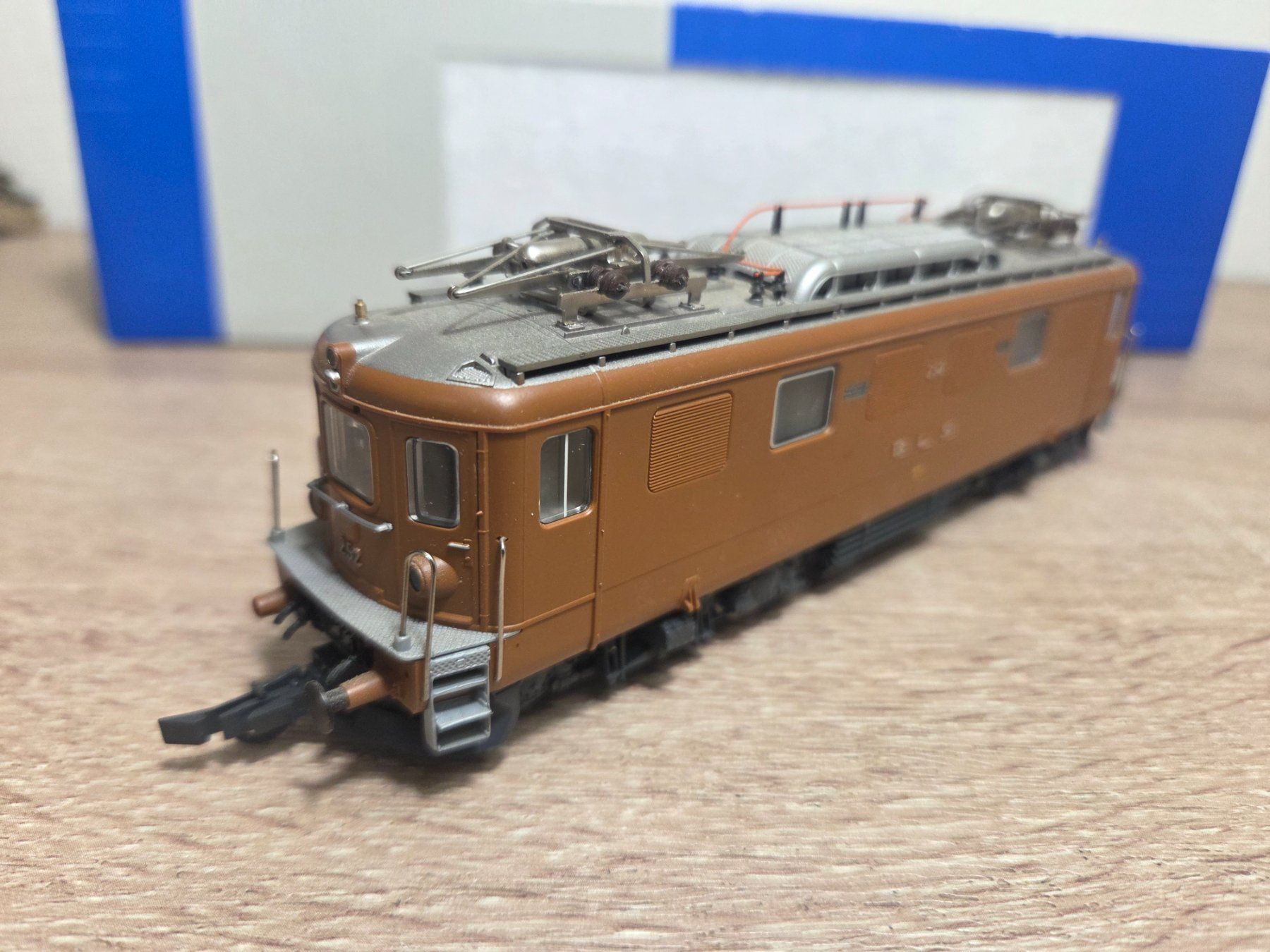 Roco Modellini di ferrovie: Roco 69883 E-Lok 252 BLS Digital H0 – Usato da St-Aubin-Sauges venduto da Lo_Go 2