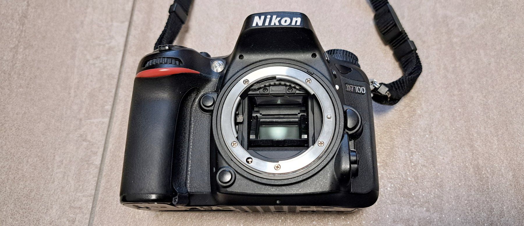 Nikon Kamera: Nikon D7100 Kit Erstbesitz 2 Objektiven & Batteriegriff 29K – Gebraucht aus Bergdietikon von Szhioi 7