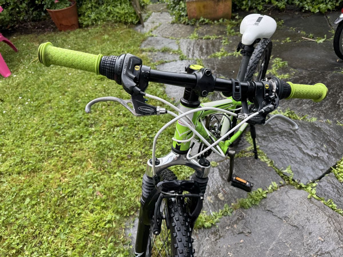 Biciclette: Boy bike 8-12 year old – Usato da Zürich venduto da Turkeykitty 6