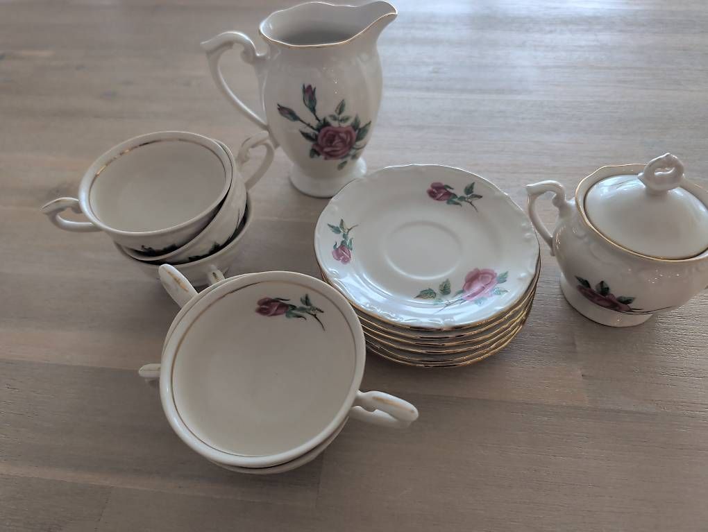 Set di piatti: Porzellan Kaffe Service – Usato da Balgach venduto da Mon_ho