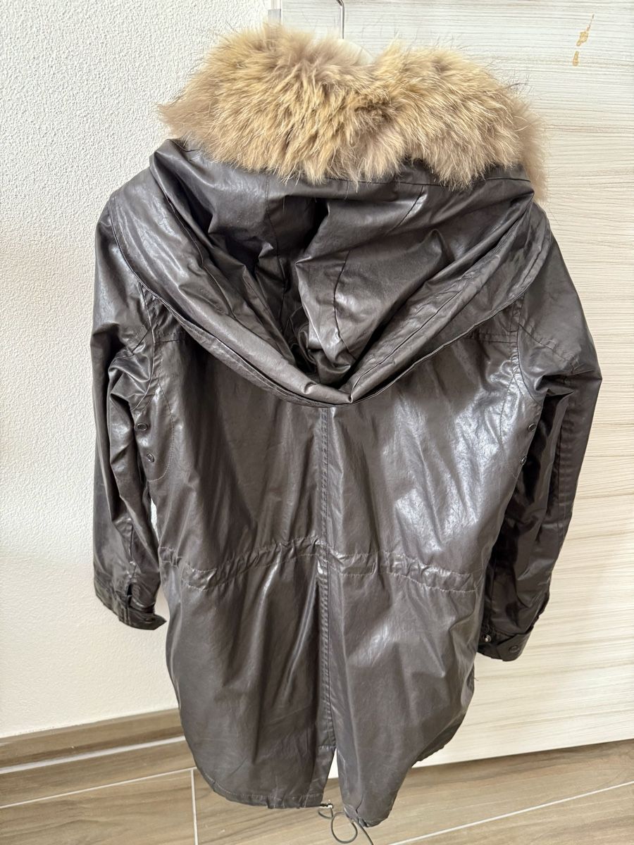 Cappotti: Giacca parka con collo pelliccia di coyote – Usato da Davesco-Soragno venduto da tin_6xjv 1