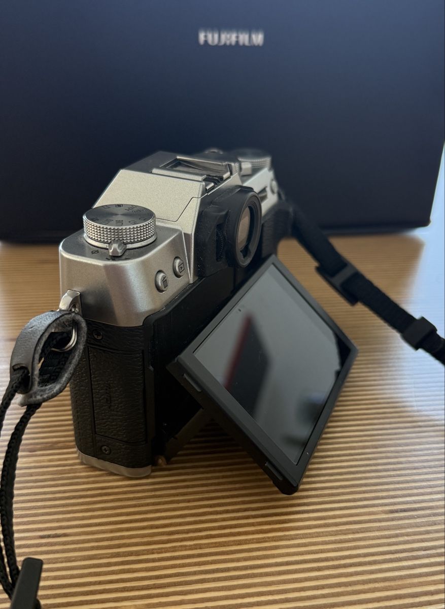 Fujifilm Fotocamera: Fujifilm X-T30 Kamera mit Objektiven  – Usato da Wädenswil venduto da charlysells 4