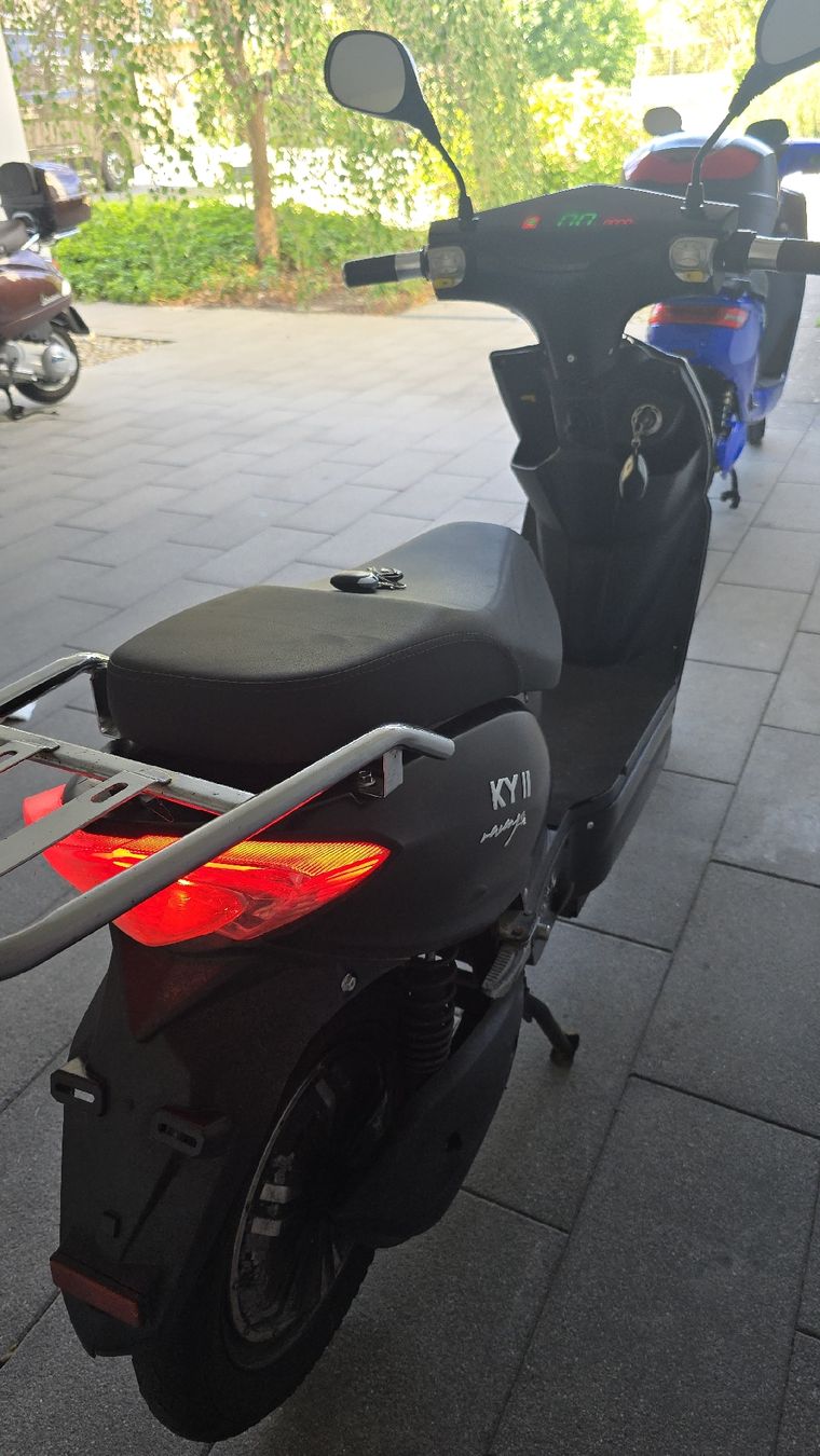 Scooter: E-Roller 25kmh Roller 25/kmh E Roller – Difettoso da Egg b. Zürich venduto da psy_tj5h 3