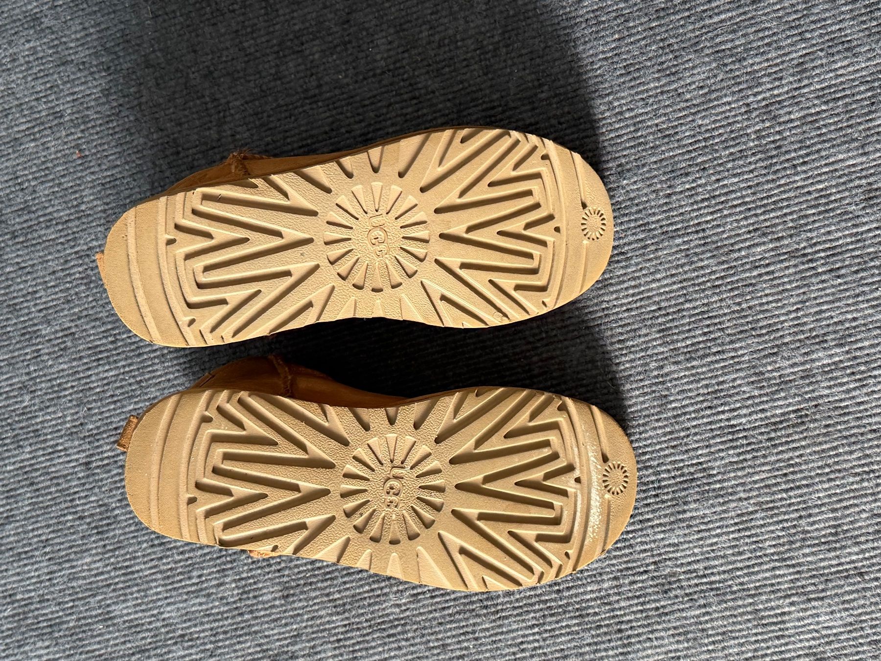 Ugg Scarpe da donna: UGGs: Stiefel halbhoch – Usato da Zürich venduto da rit_8qch 3