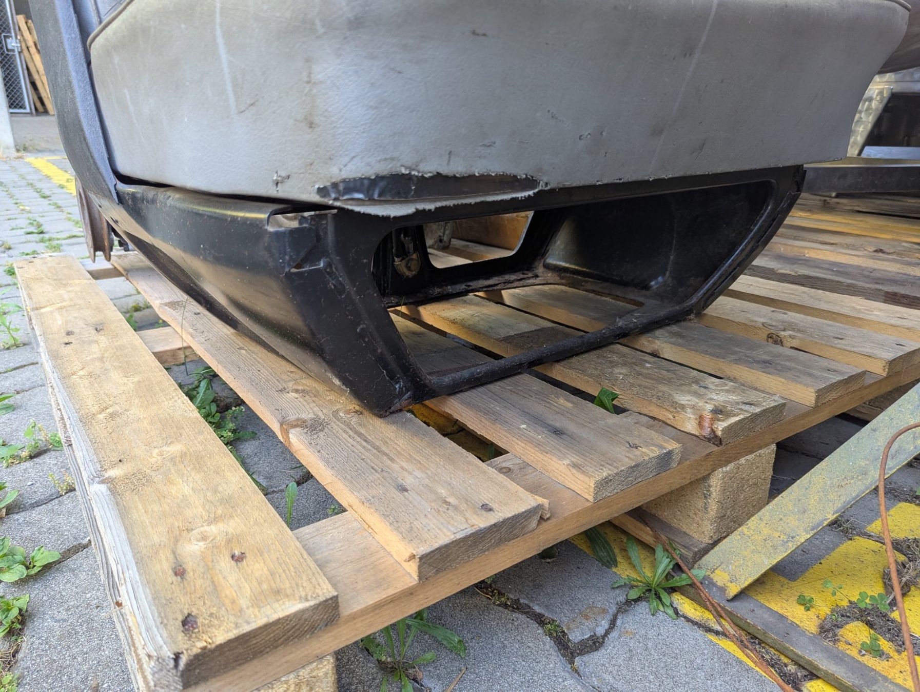 VW Tutti pezzi di ricambio auto: VW T4 Beifahrersitzbank – Usato da Otelfingen venduto da die_z7jm 1