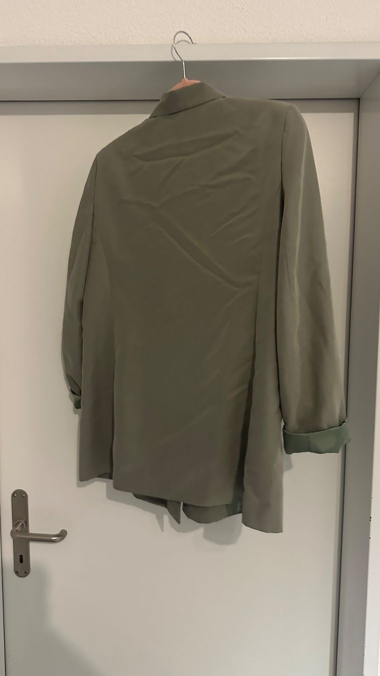 Jacken: Eleganter Blazer in edlem Salbeigrün – Gebraucht aus Chur von sivik 1