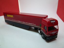 Ferrari F1 Truck - Iveco - "New Ray "?- 19cm - schön graurot