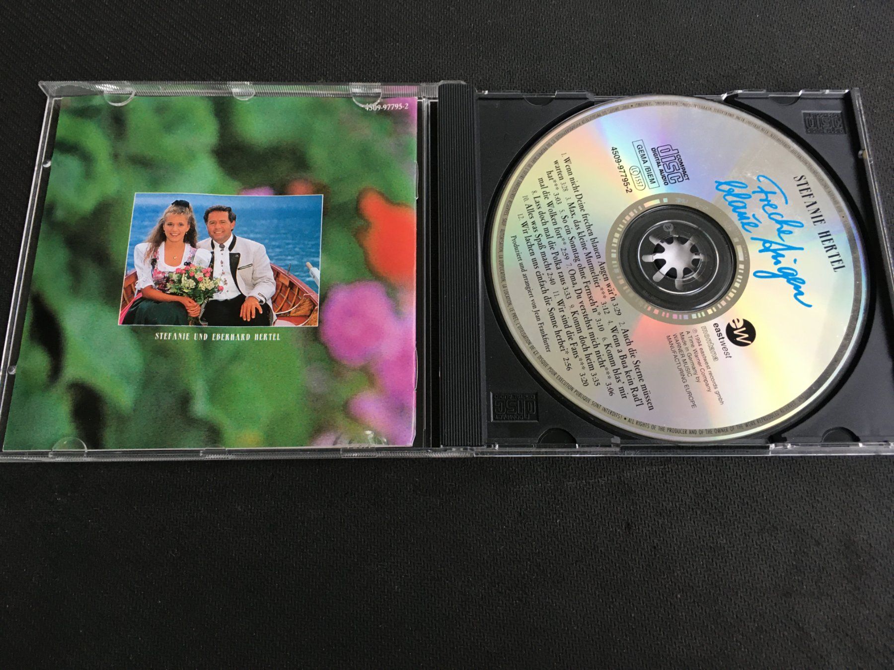 CD: Stefanie Hertel - Freche blaue Augen -CD- – Usato da St.Gallen venduto da MedienJoe 1