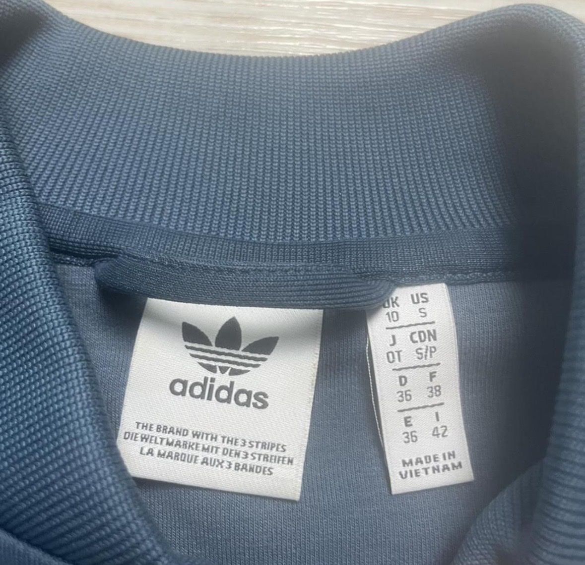 Adidas Tute: Adidas Trainingsanzug blau – Usato da St. Gallen venduto da liv_paulina 7