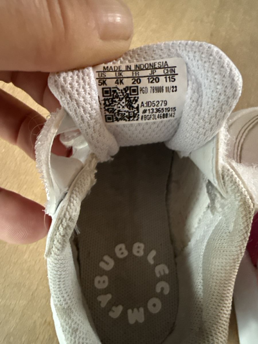 Adidas Chaussures garçon: Kinder Schuh Grösse 20 Adidas – D'occasion à Dettighofen (Lengwil) par Dolol 4