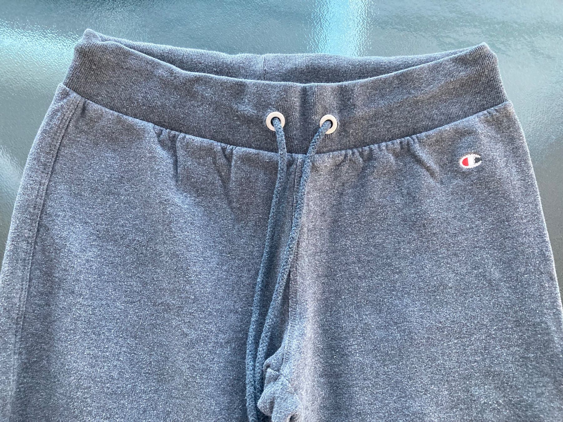 Champion Pantaloni: CHAMPION HERITAGE CLASSICS, Gr. S dunkelgrau, super bequem – Usato da Zürich venduto da dolcicaramelle2