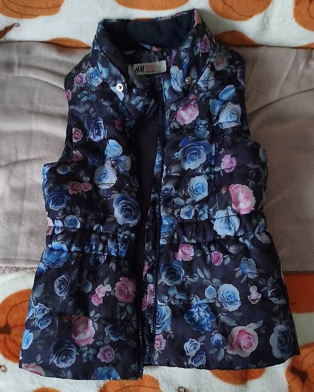 Altro abbigliamento per bambina: Verschiedene Weste für Mädchen 122/128 – Usato da Winznau venduto da zap_y6wx