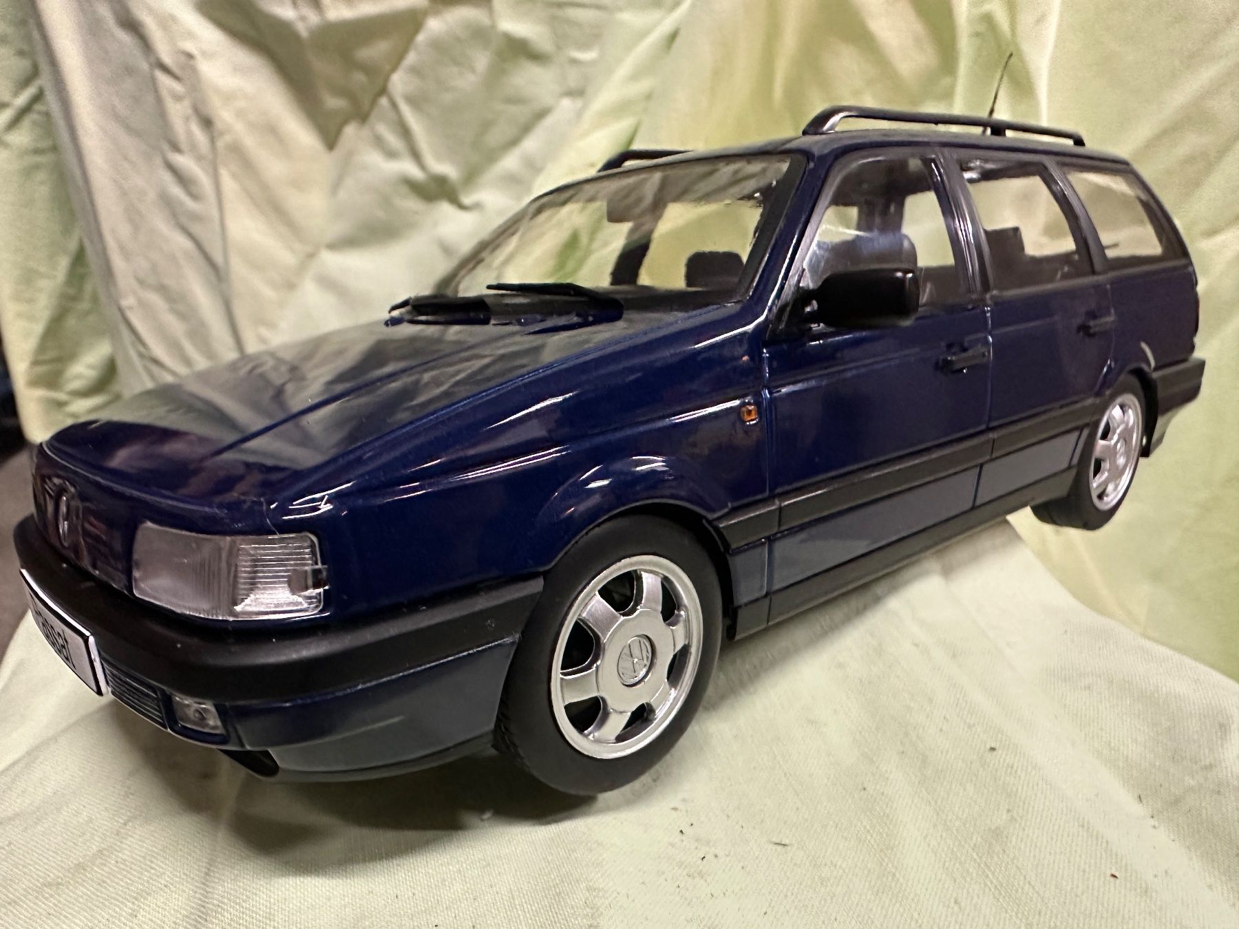 Volkswagen Modellini d'auto: Vw Passat vr6 limited 1000 kombi – Nuovo e nell'imballaggio originale da Reinach AG venduto da rares75 1