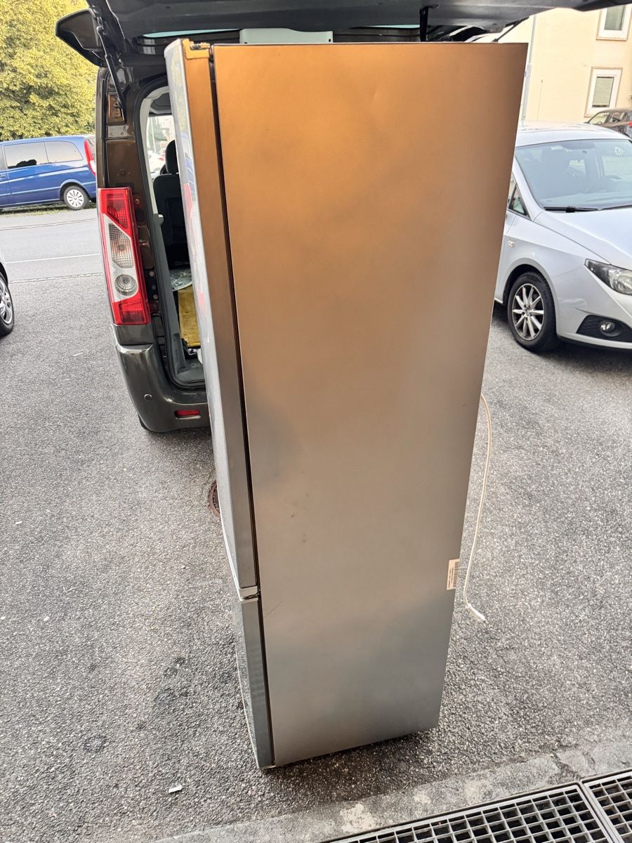 Réfrigérateurs: Sharp Kühlschrank freistehend grau – D'occasion à Horw par dancav 3