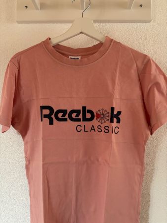T-shirt rose "Reebok"