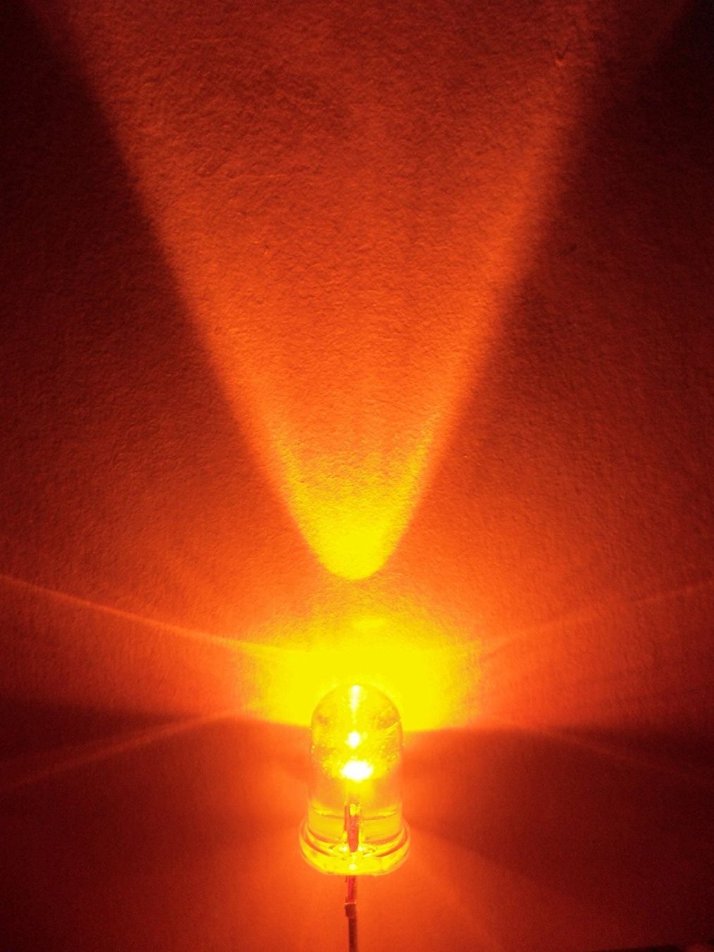 Componenti elettronici: 100Stk. 5mm LED transparent orange – Nuovo e nell'imballaggio originale da Illnau venduto da diy-shop