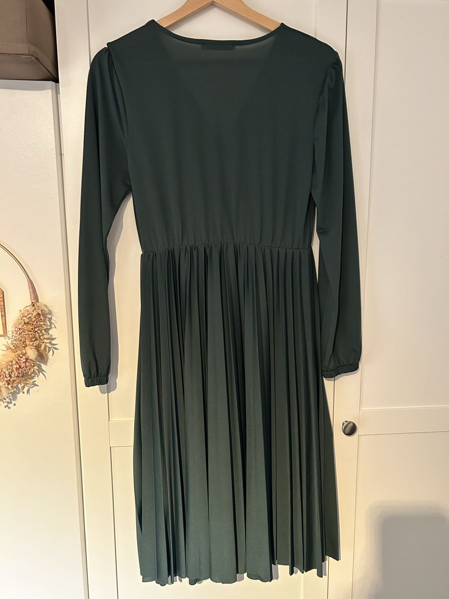 Vestiti: Dunkelgrünes Kleid, Grösse 36 – Usato da Goldswil venduto da Juli20 1