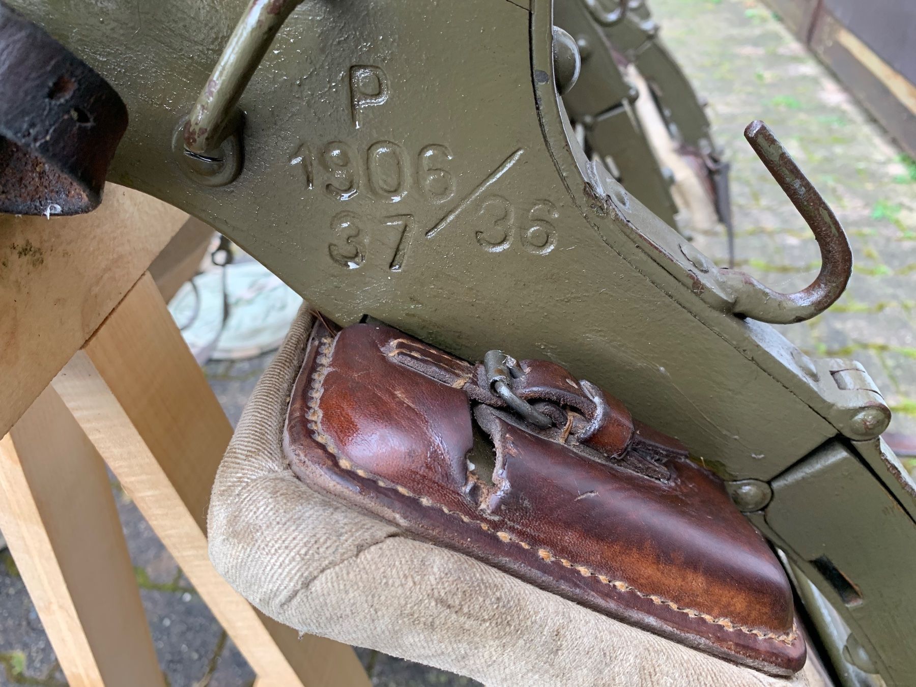 Carrozze: 2 original Bastsättel Schweizer Militär – Usato da Feldbach venduto da Olive1 7