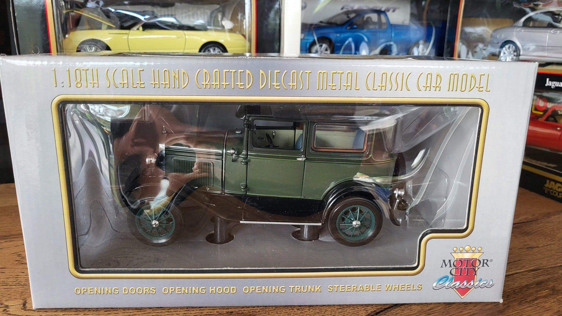 Modellini d'auto: Ford Model A 1931 1:18 Motor City Classics – Usato da Rothrist venduto da Juana5 6