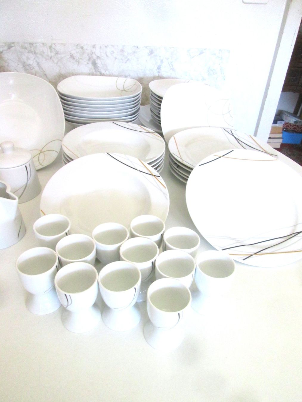 Set di piatti: 48 Gerichte Van Well – Nuovo (secondo la descrizione) da Sementina venduto da babucia