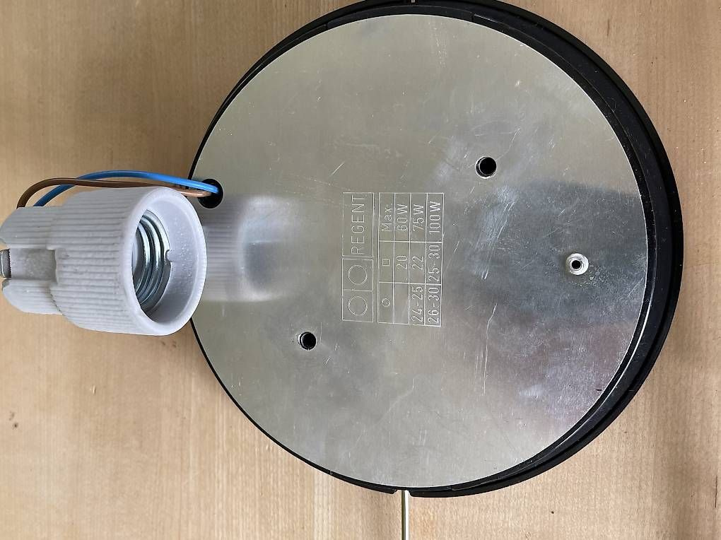 Regent Kronleuchter & Deckenlampen: Wandlampe / Deckenlampe Regent – Gebraucht aus Arlesheim von ren_5d2b 1