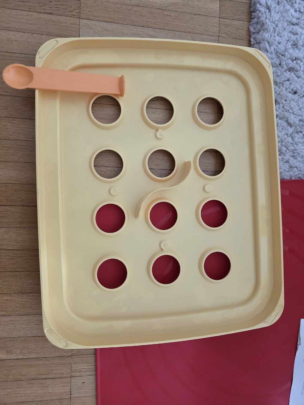 Tupperware Backformen: Tupperware Happy Snack zb.Ravioli + Silikonmatte – Gebraucht aus Laufenburg von may_r2st 1