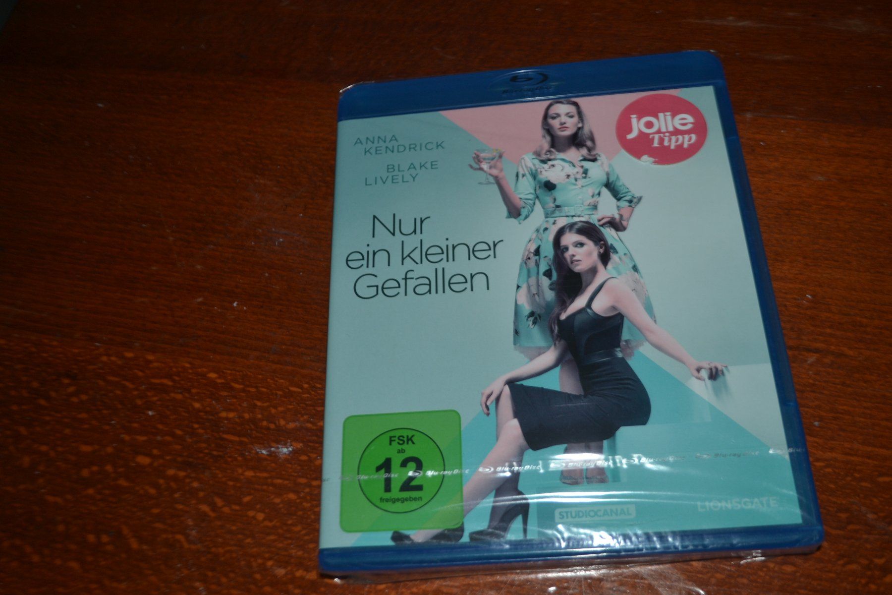 Tous les DVDs: Nur ein kleiner Gefallen (NEU) – D'occasion à Laupen ZH par chefdom