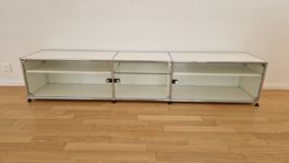 USM Haller Lowboard Reinweiss, Glastüren & Zwischentablaren
