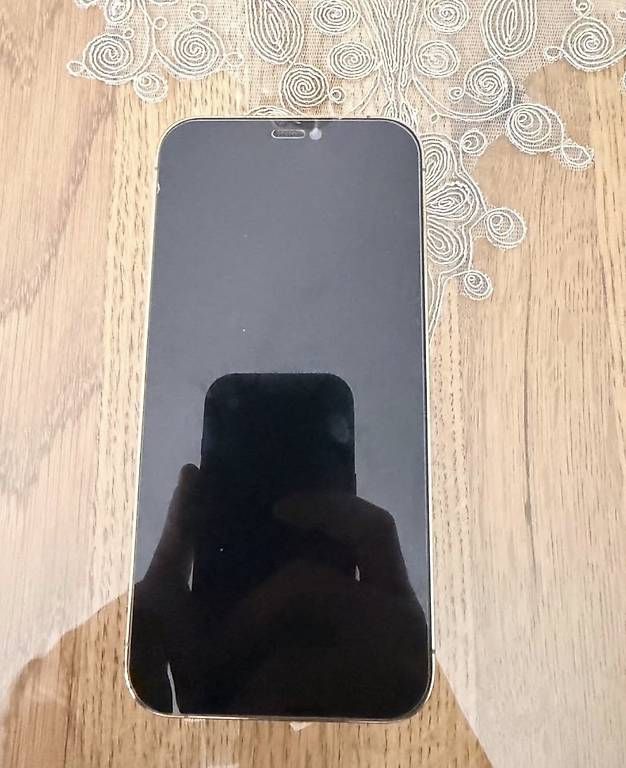 Telefoni cellulari / Smartphones: IPhone 12 Pro  – Usato da Luzern venduto da bed_w67n 1