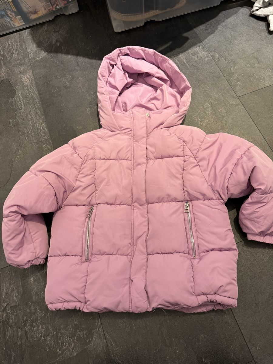 Zara Giacche & Cappotti: Rosa Kinderjacke von Zara Grösse 122 – Usato da Niederglatt ZH venduto da vul_v86c