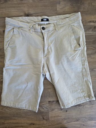 Herren Shorts beige Grösse W34 in sehr gutem Zustand
