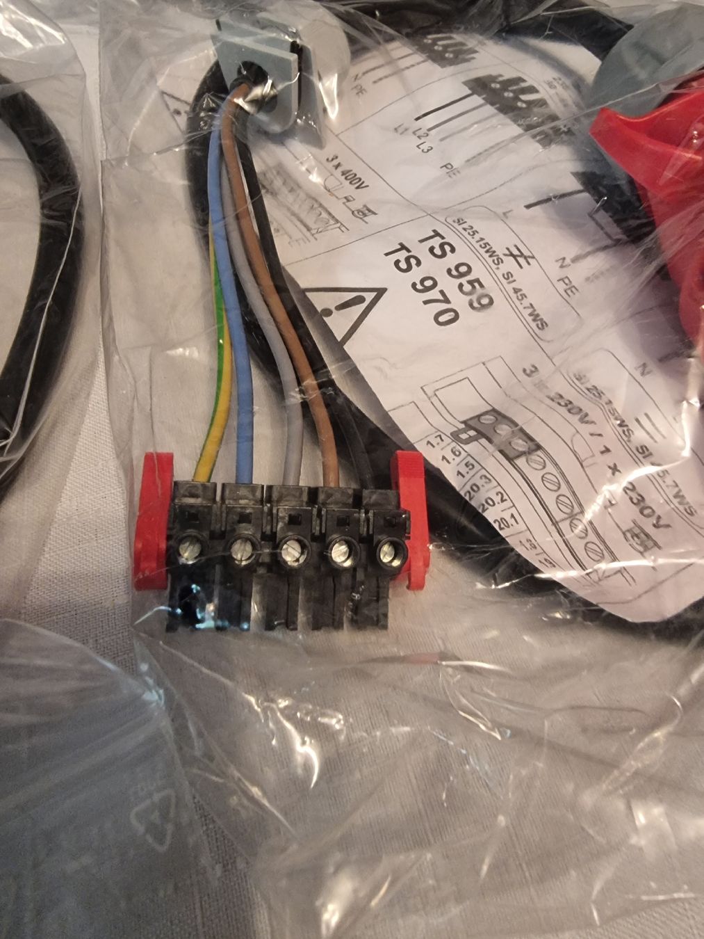 Stromzufuhr: 6 Stecker Neu – Neu (gemäss Beschreibung) aus Helgisried von zuegli.24 3