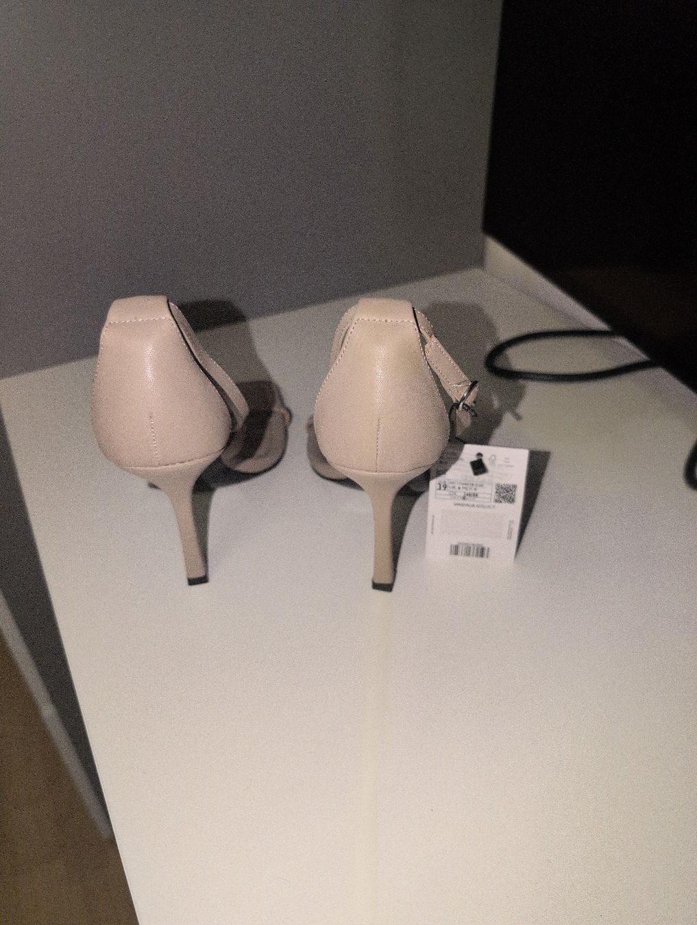 Scarpe da donna: Sandales nude Mango élégantes, taille 39 - neuf! – Nuovo e nell'imballaggio originale da Bassersdorf venduto da pca_cz6q 2