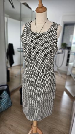 Robe marque Nice Things T. 42