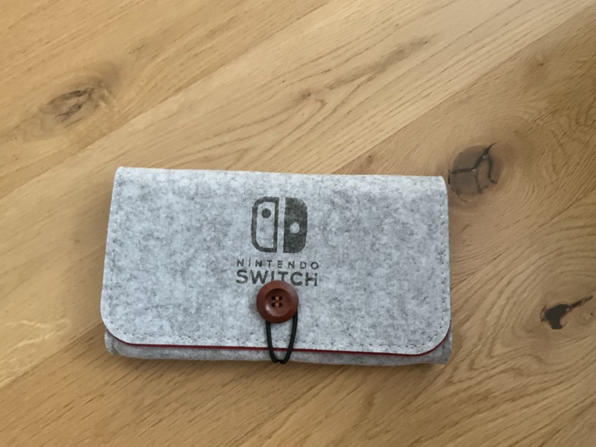 Etuis de protection: Nintendo Switch Hülle – Neuf (Voir description) à Siebnen par BenutzerRicardo