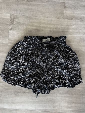 Hollister Shorts XS, Schwarz Weiss Gepunktet, Sommerlich