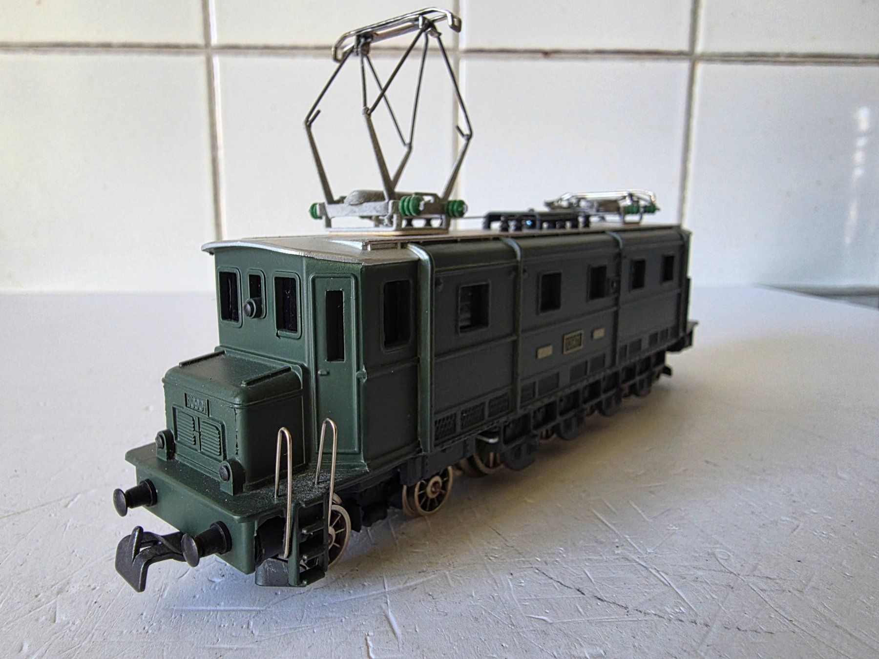 Hag Modellini di ferrovie: E-Lok SBB Ae 4/7, Lok-Nr. 10901 – Nuovo (secondo la descrizione) da Seuzach venduto da Loeckeli01