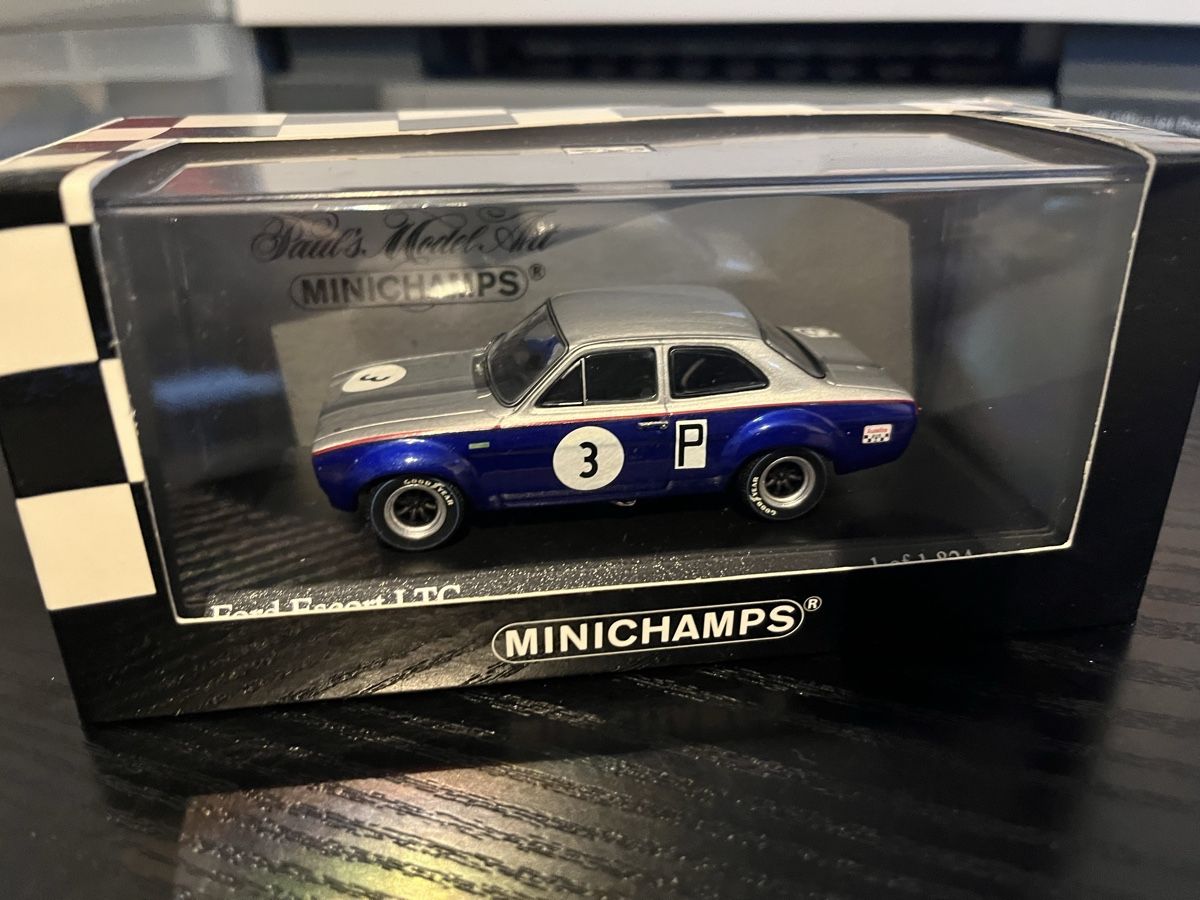Ford Modellini d'auto: Ford Eschort ITC. 1:43 Minichamps – Nuovo e nell'imballaggio originale da Rümlang venduto da Papamoll4 7