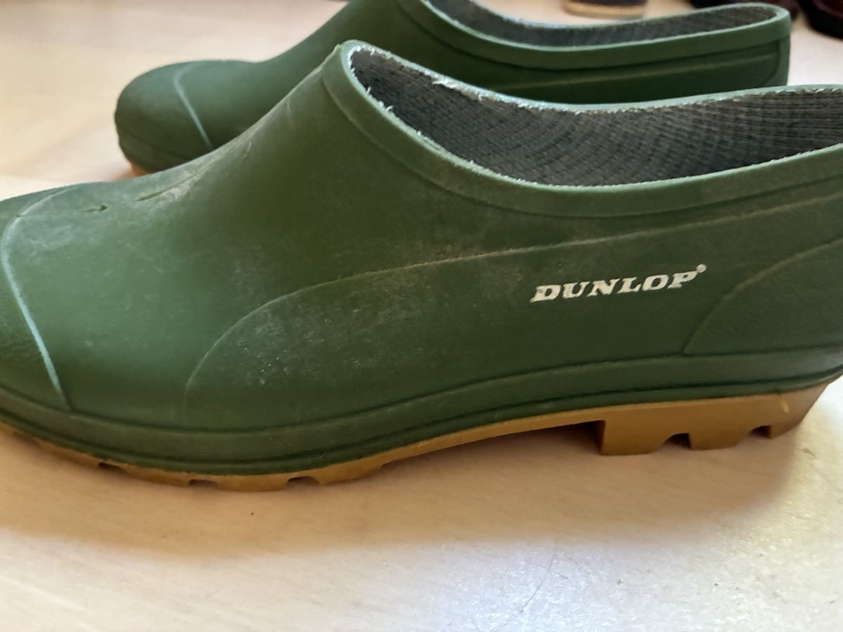 Chaussures hommes: Dunlop Gartenschuhe Gr. 42 – D'occasion à Biberist par wacholder 1