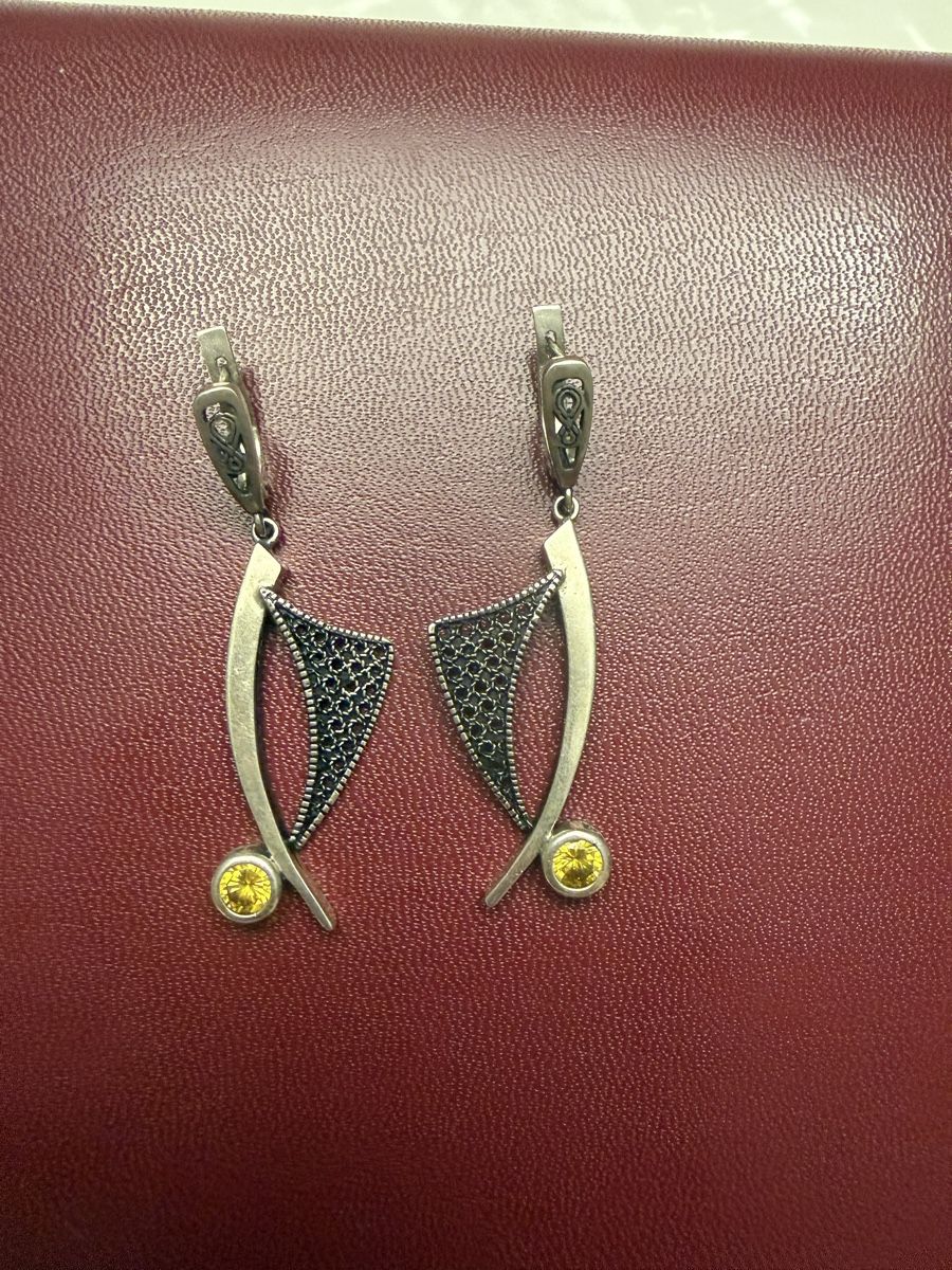 Orecchini pendenti & Orecchini a lobo: Elegant Sterling Silver Drop Earrings with Yellow Stone – Nuovo (secondo la descrizione) da Glis venduto da lus_sx55