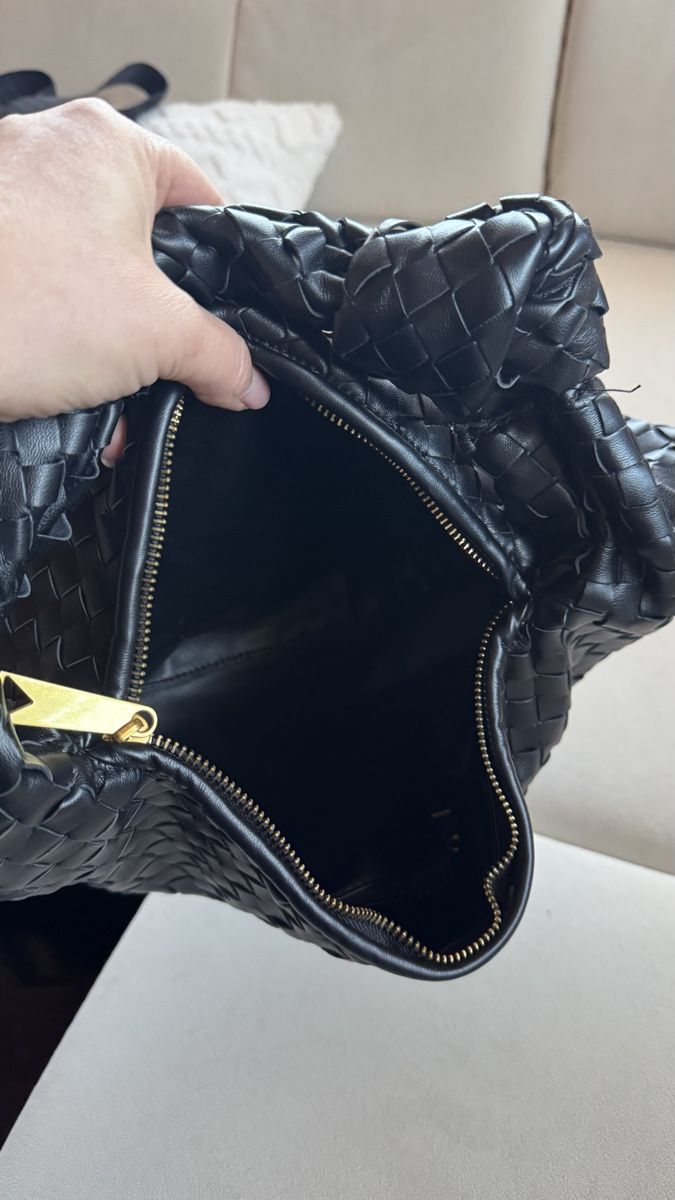 Borse da donna: Handtasche 👜  – Usato da Surcasti venduto da Lenkita 2