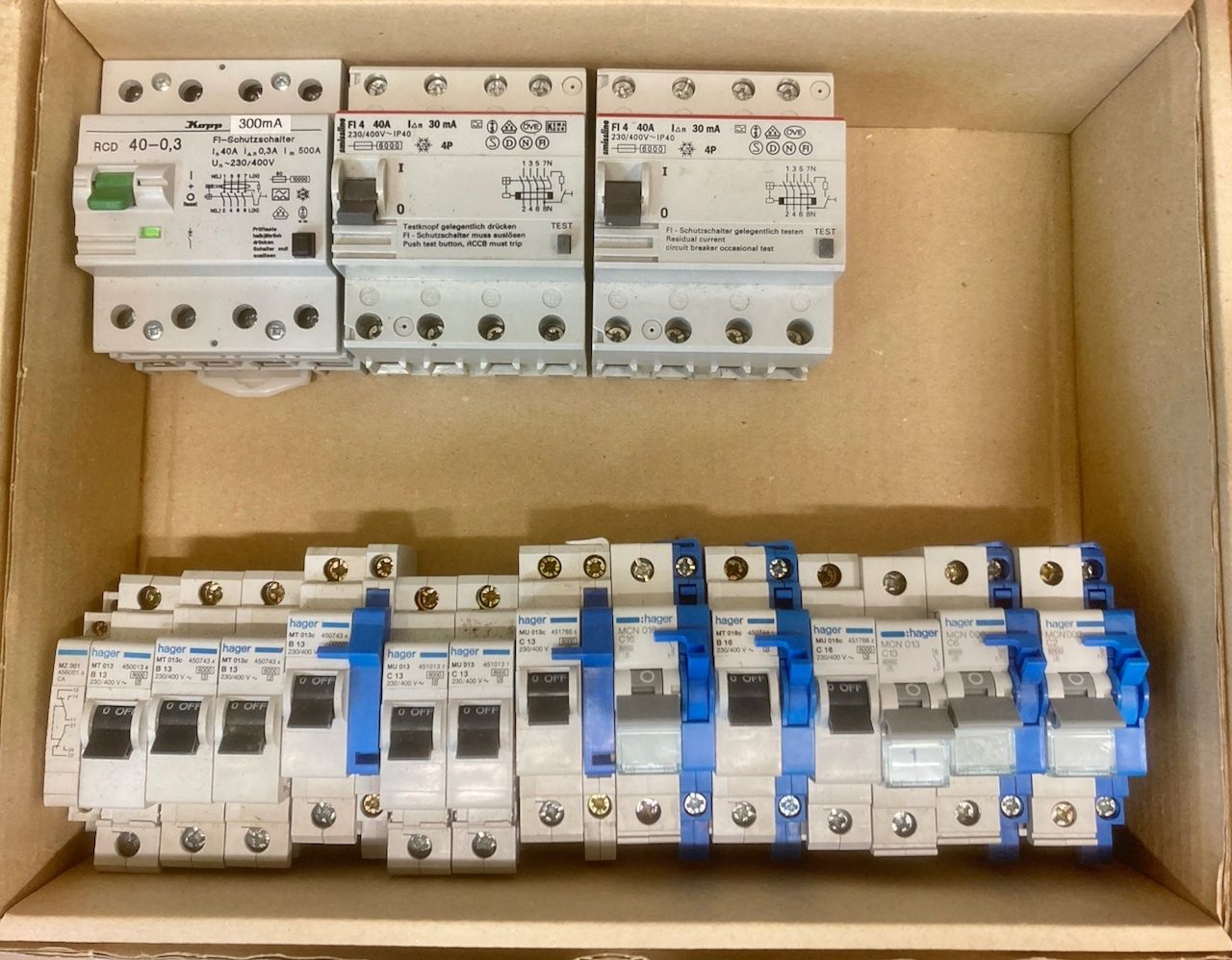 Componenti elettronici: 1 Loos FI + LS Sicherungen – Usato da Liedertswil venduto da ELRITS