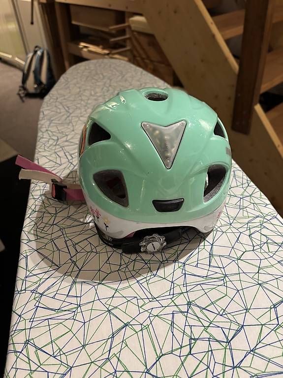 Helme: Velohelm  – Gebraucht aus Birsfelden von Wurly