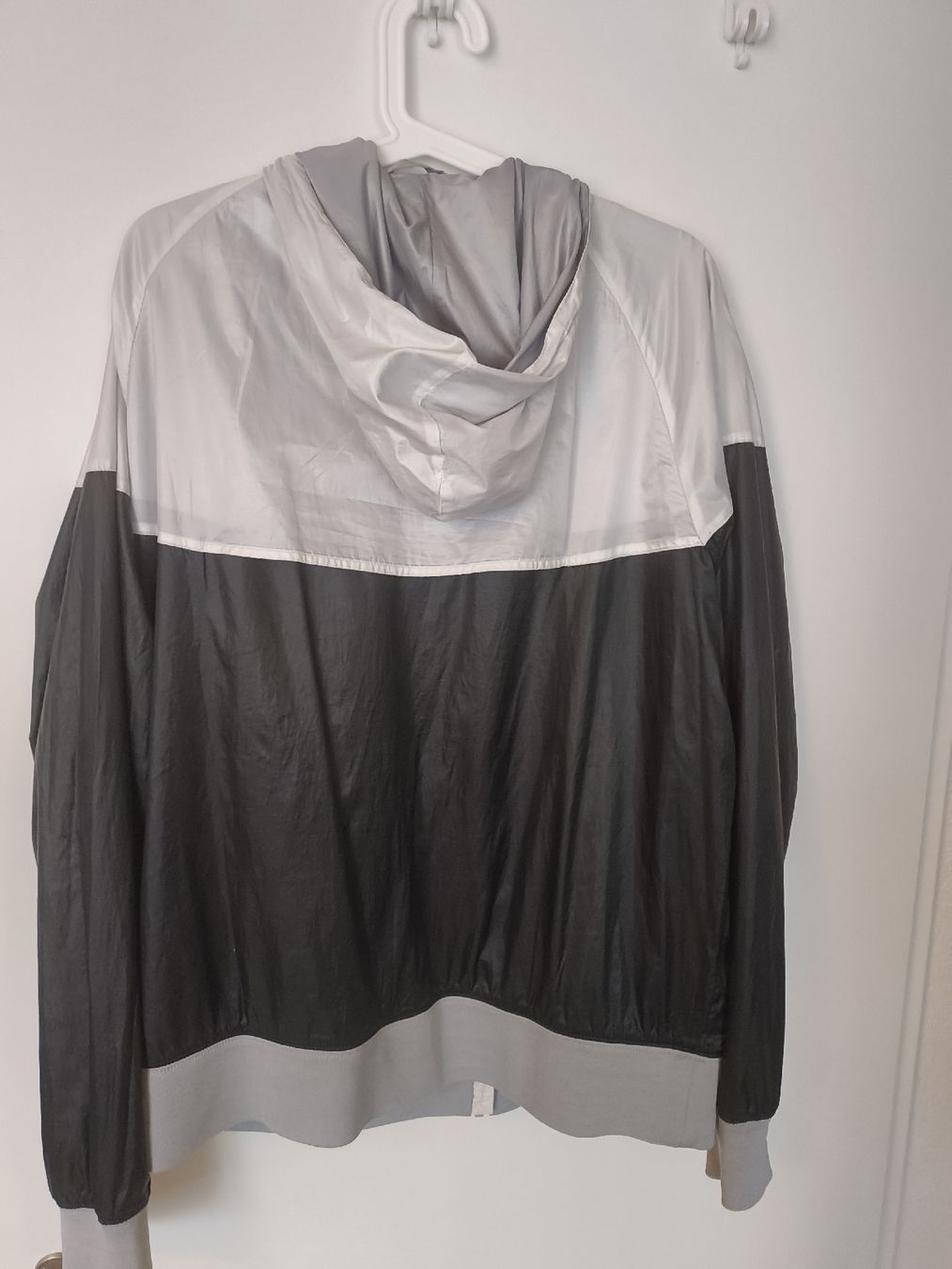 Nike Jacken: Nike Trainingsjacke / Windrunner XL – Gebraucht aus Staufen von Bambotscha 1