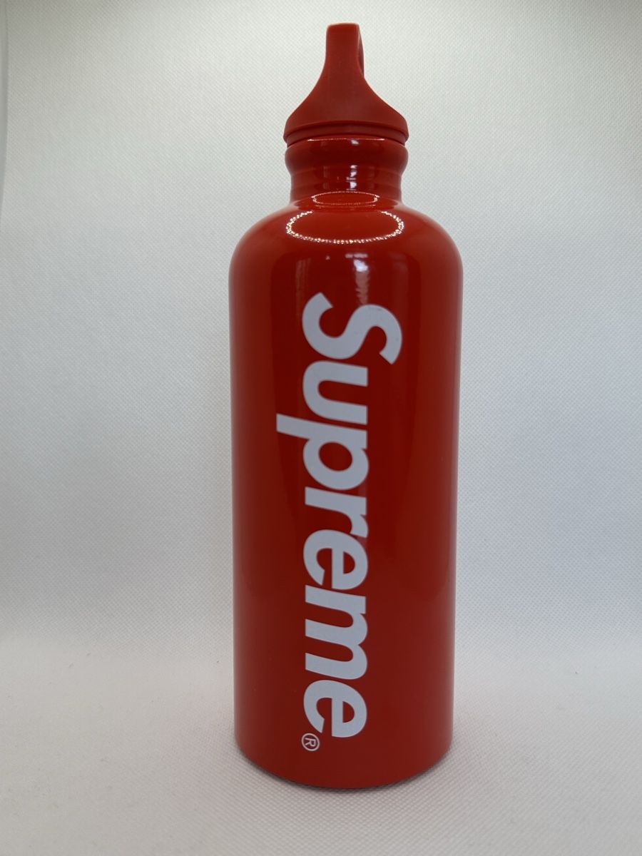 Sigg Borracce & Thermos: Gourde Supreme x Sigg NEUVES – Nuovo e nell'imballaggio originale da epalinges venduto da Misterazz