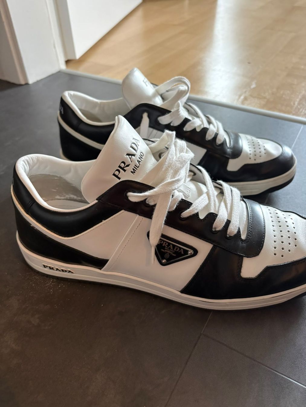 Prada Scarpe da uomo: PRADA Downtown Sneakers - Size 12 – Usato da Laupen BE venduto da rol_x28y 3