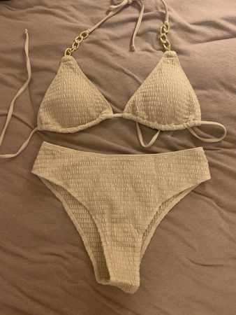 Bikini🏖️ crème, XL, neuf, idéal pour l'été !