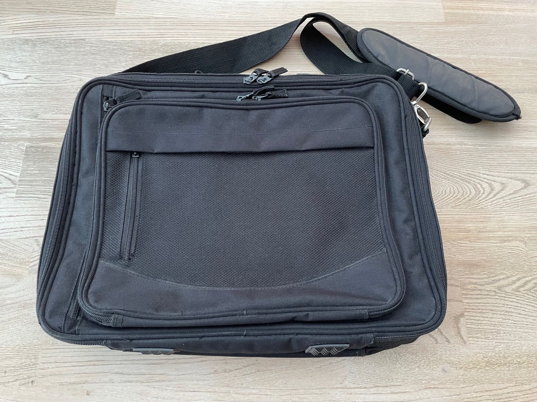 Valigie & Borse: Praktische Laptop-Tasche – Usato da Schnaus venduto da sueg01